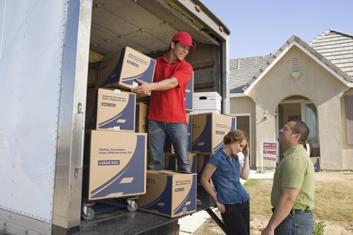 Responsible furniture pick-up and loading service in South Kensington