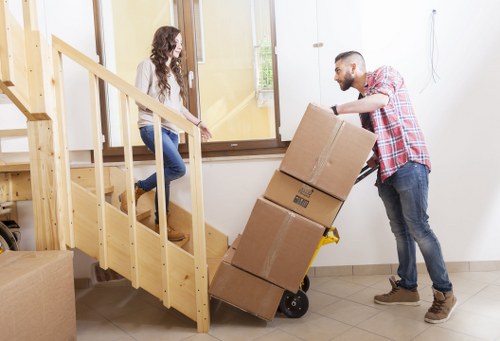 Moving truck service supporting flats, townhouses, and offices in South Kensington